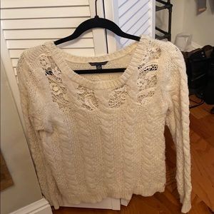 American eagle sweater. Cream. Small